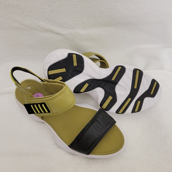 Sorel Women's Explorer Blitz Stride Sandals Olive and Black - Picture 2 of 9